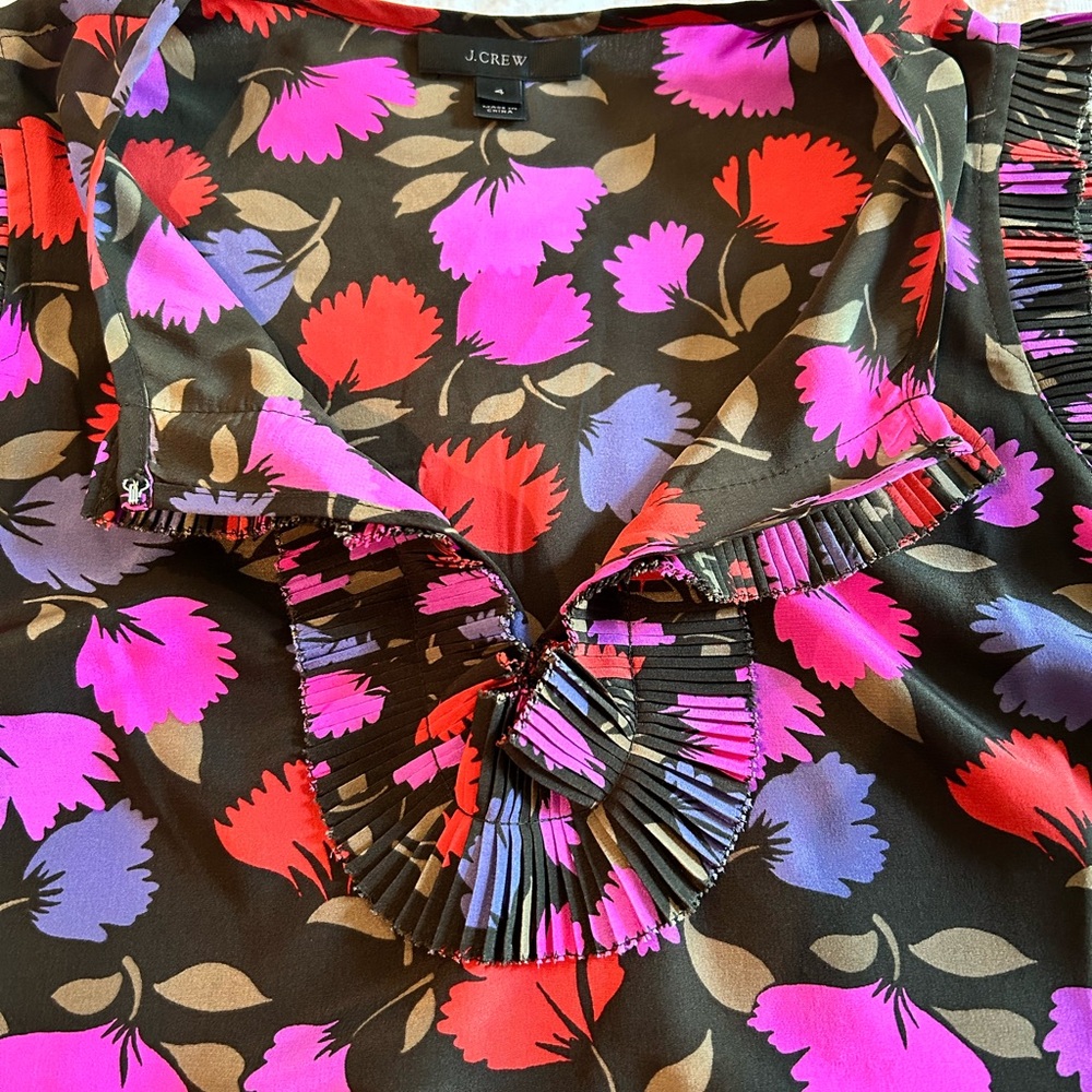 Floral Ruffle-Collar Tank - Picture 5 of 5